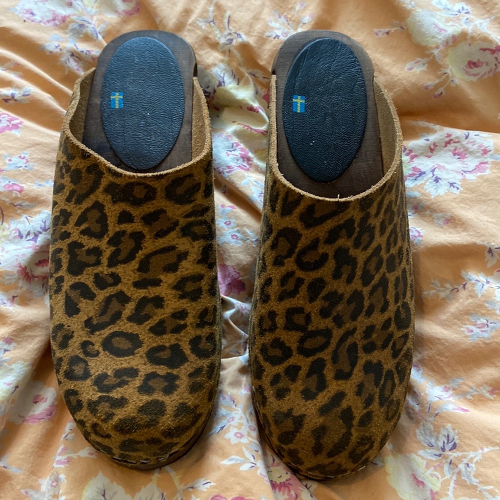 Lotta’s cheetah print clogs.